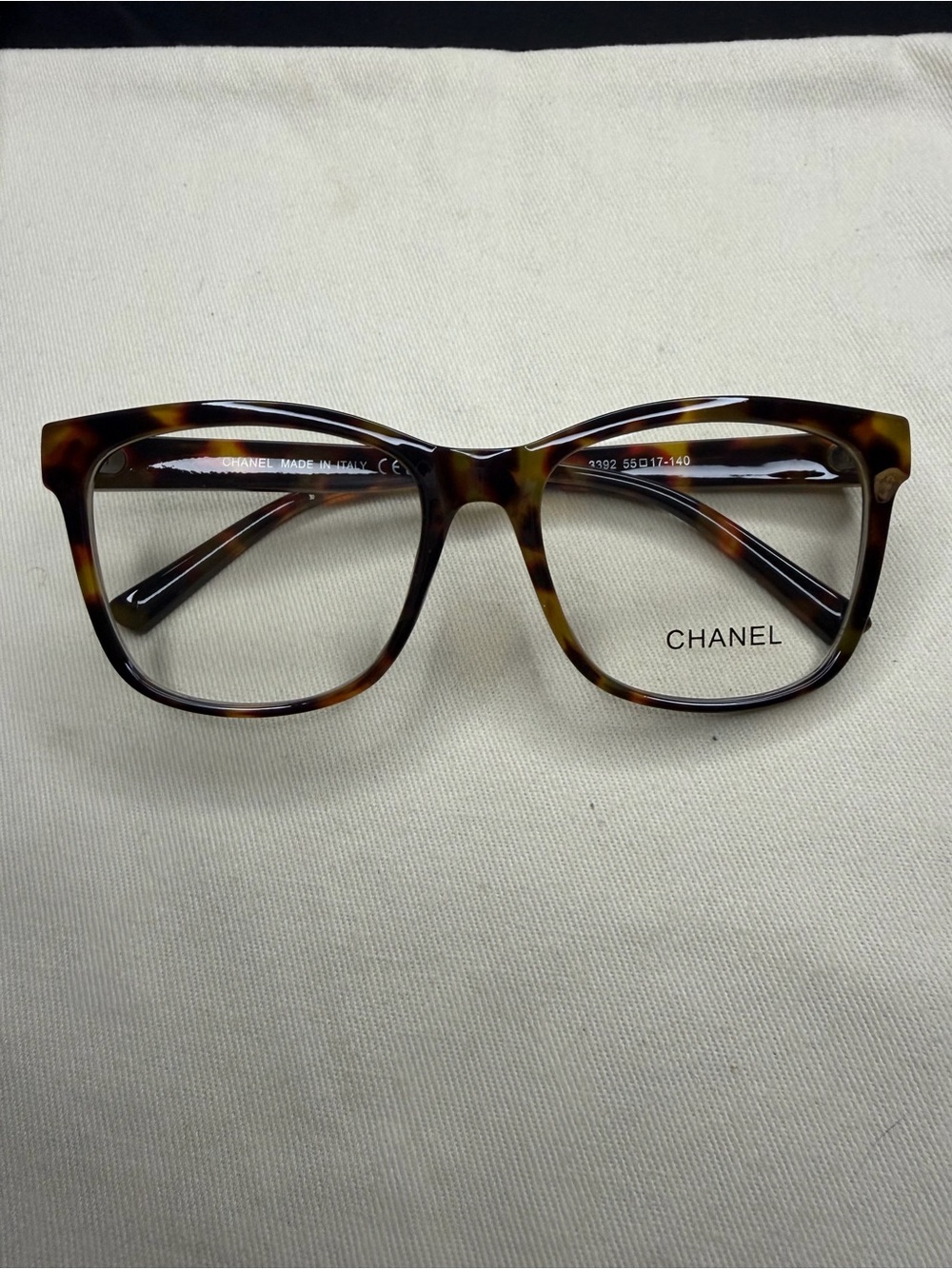 CHANEL Tortoiseshell Cat-Eye Glasses in Brown and Amber